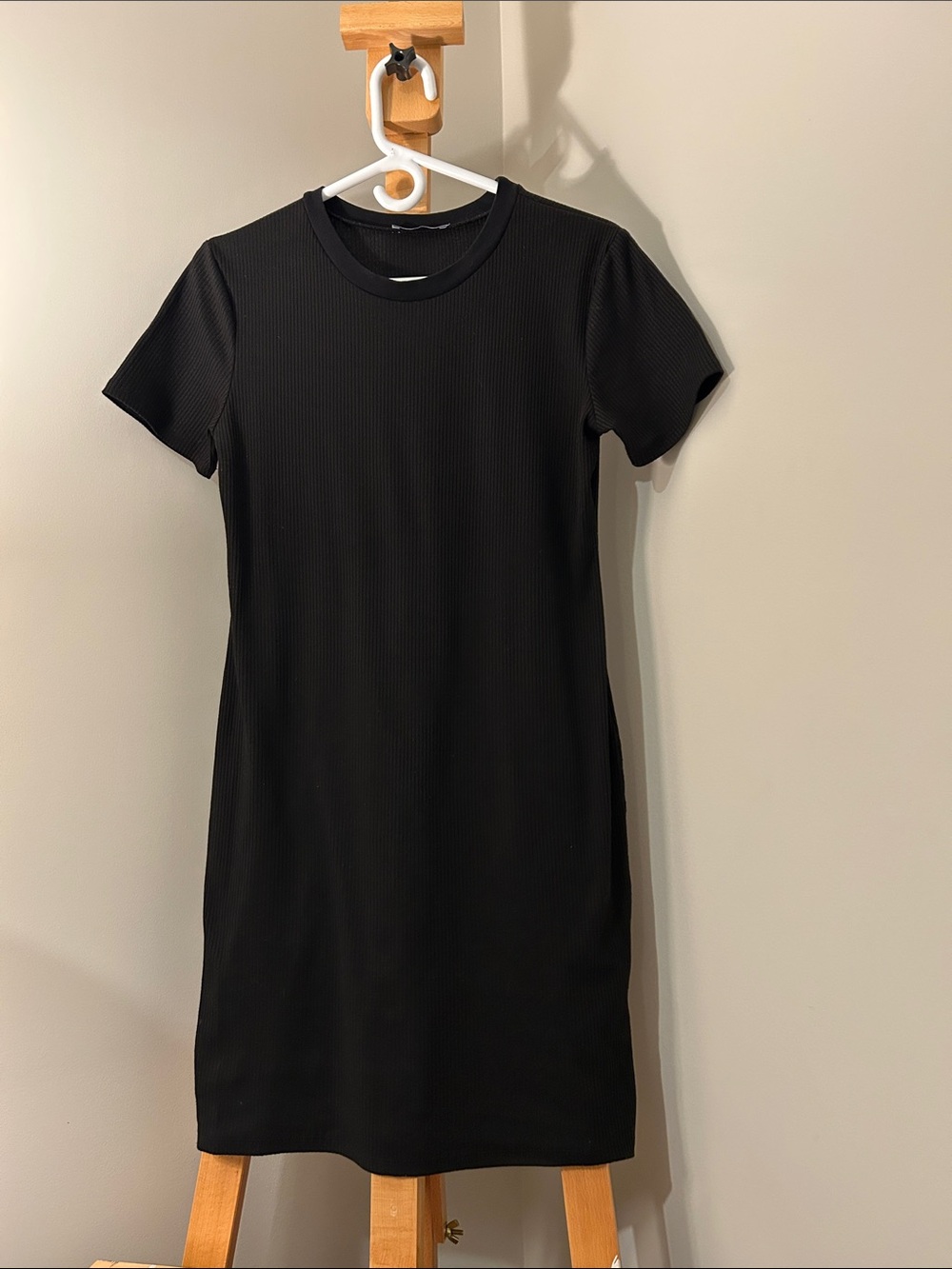 Zara Black Ribbed Crewneck Short-Sleeve Midi Dress